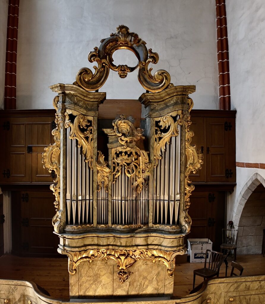 die zweitälteste Orgel von Wien (aus der Renaissance-Zeit) in der altkatholischen Kirche St. Salvator von vorne